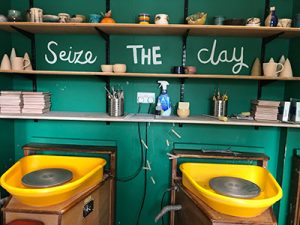 Artshed Arts, throw a pot on the potters wheel