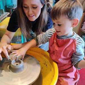 Artshed Arts, throw a pot on the potters wheel