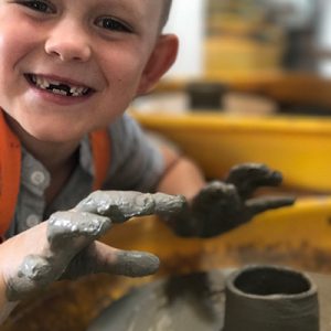 Artshed Arts, throw a pot on the potters wheel